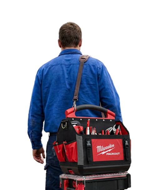 Tradie carrying a Milwaukee Packout tool bag
